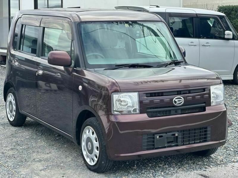 DAIHATSU MOVE CONTE