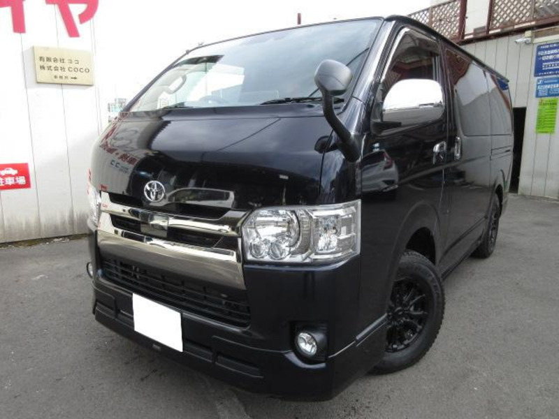 TOYOTA HIACE VAN