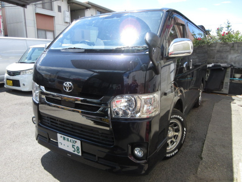 TOYOTA HIACE VAN