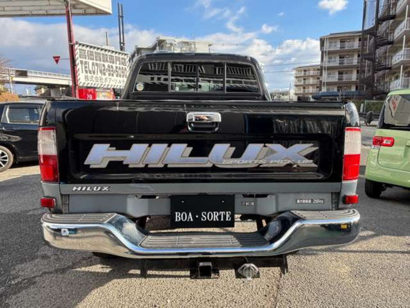 HILUX