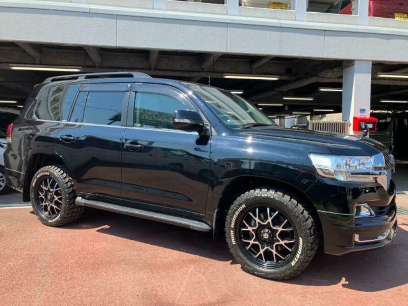 LAND CRUISER