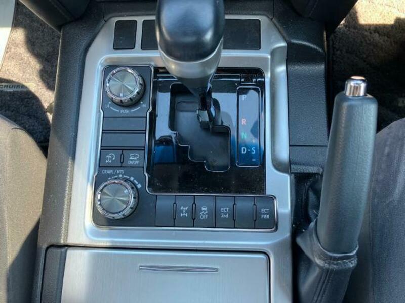 LAND CRUISER