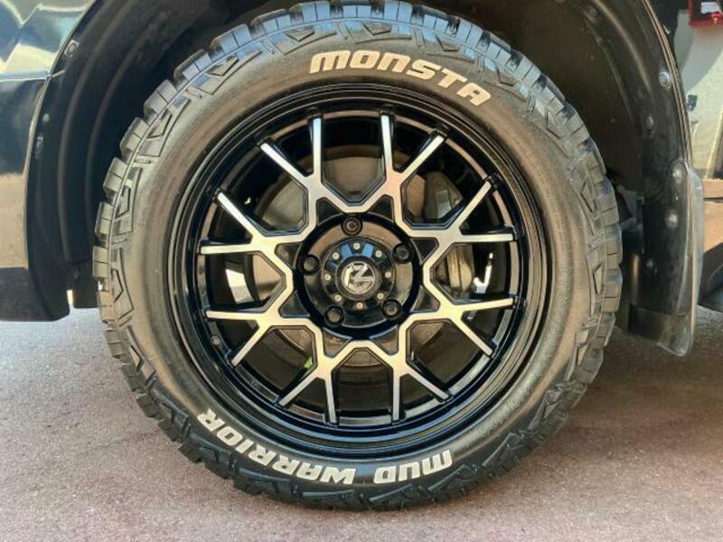 LAND CRUISER