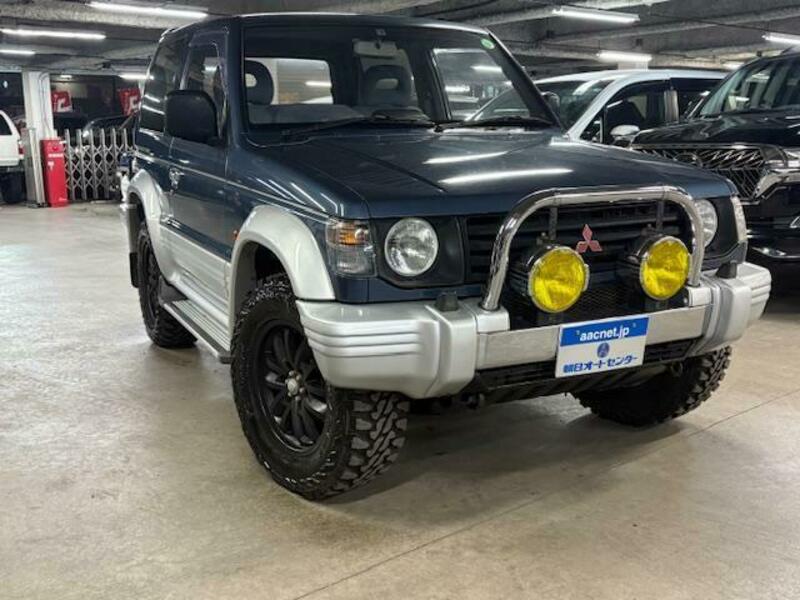 MITSUBISHI PAJERO