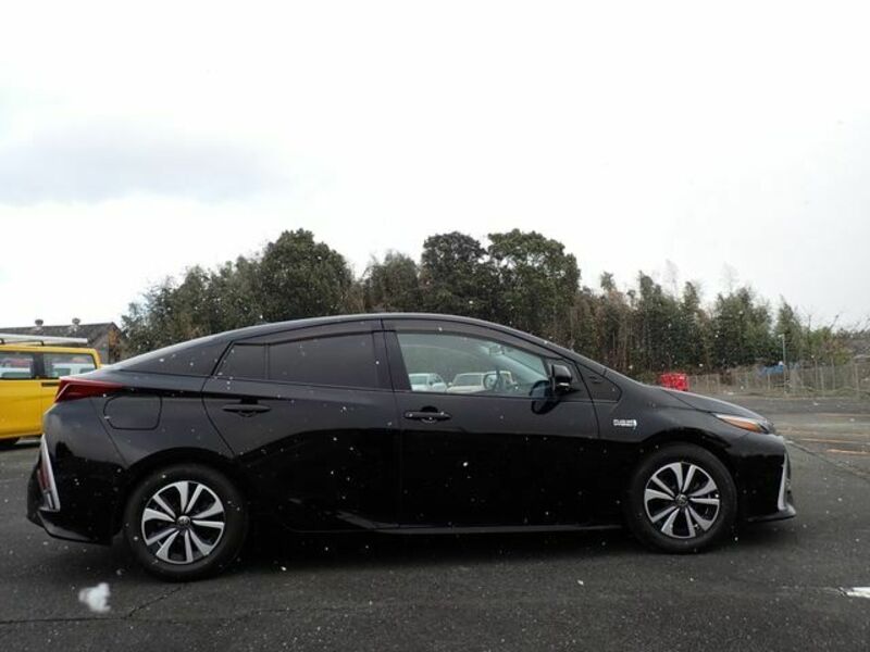 PRIUS PHV