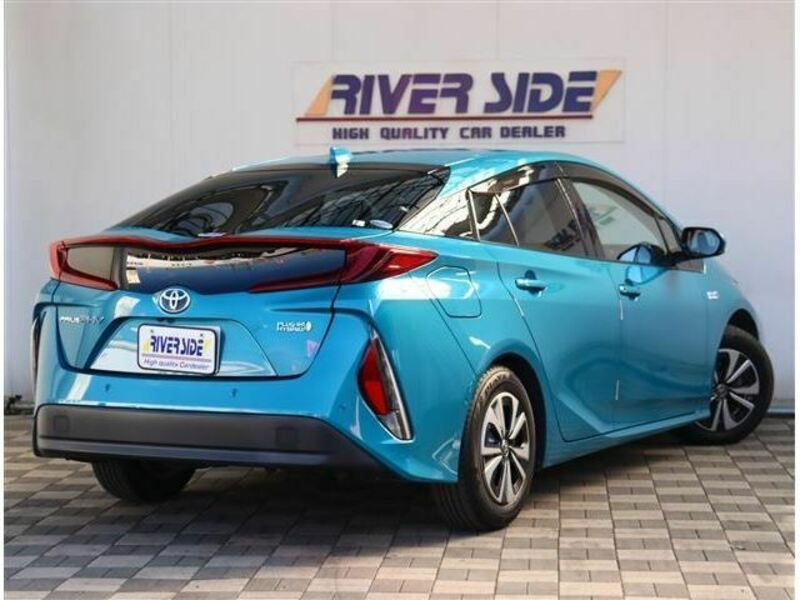 PRIUS PHV