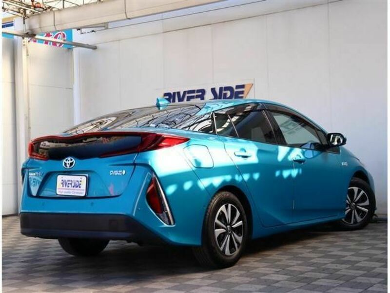 PRIUS PHV