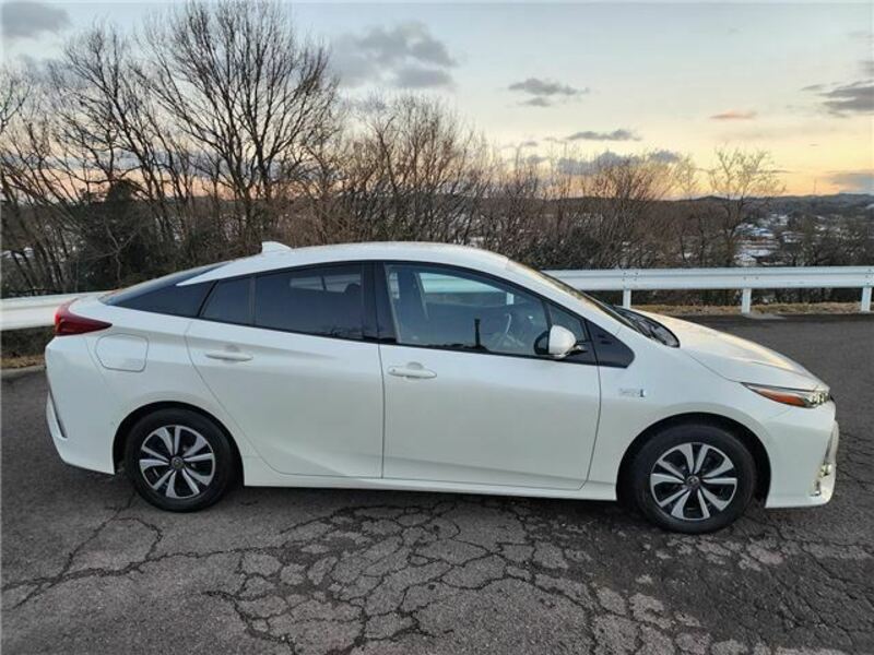 PRIUS PHV