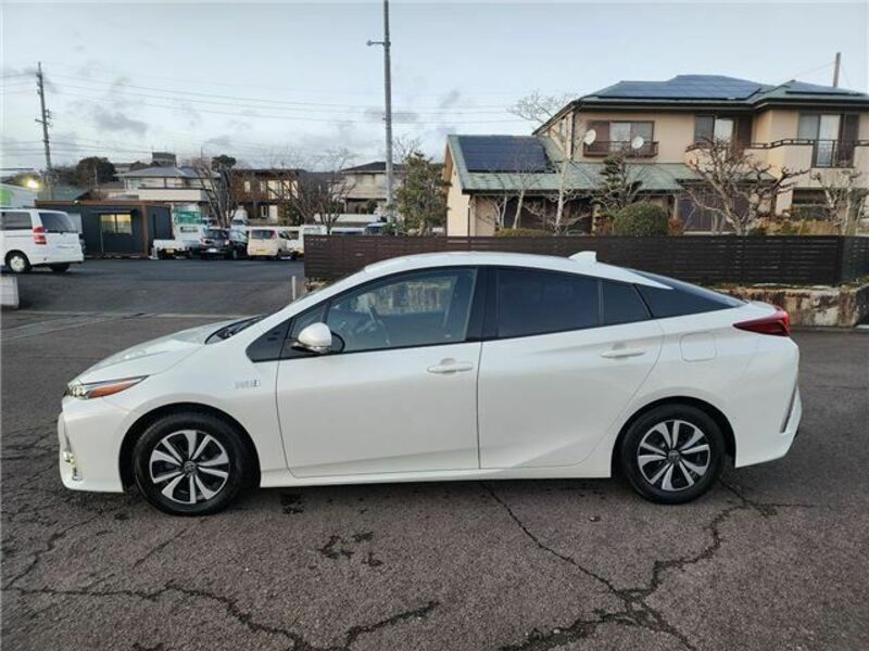 PRIUS PHV