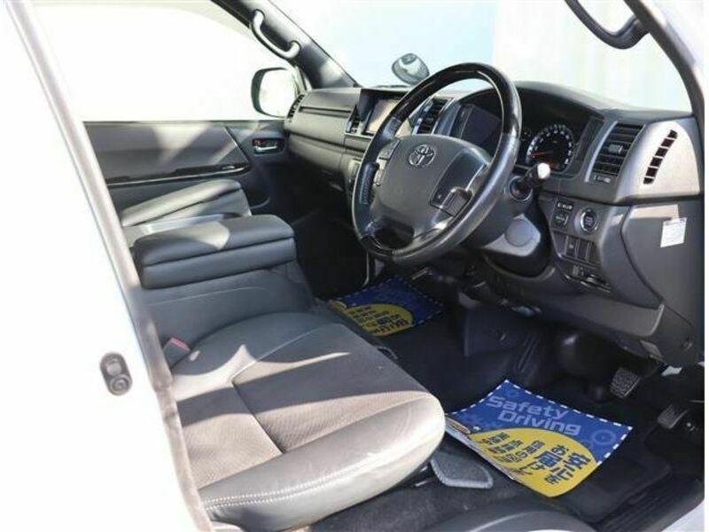 HIACE VAN-18