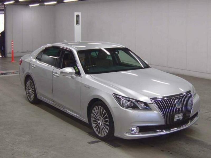 TOYOTA CROWN MAJESTA