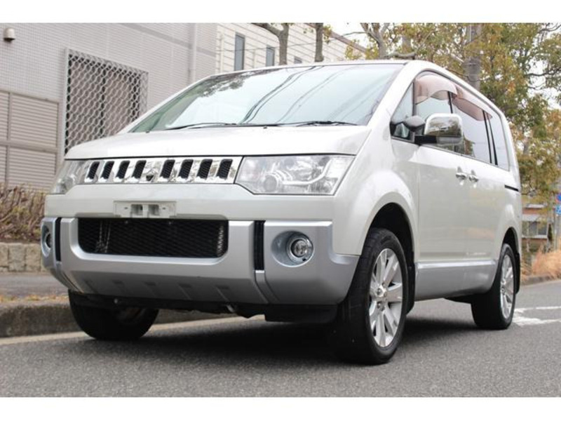 MITSUBISHI DELICA D5