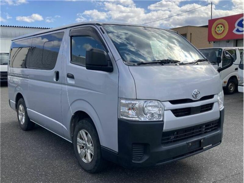 TOYOTA HIACE