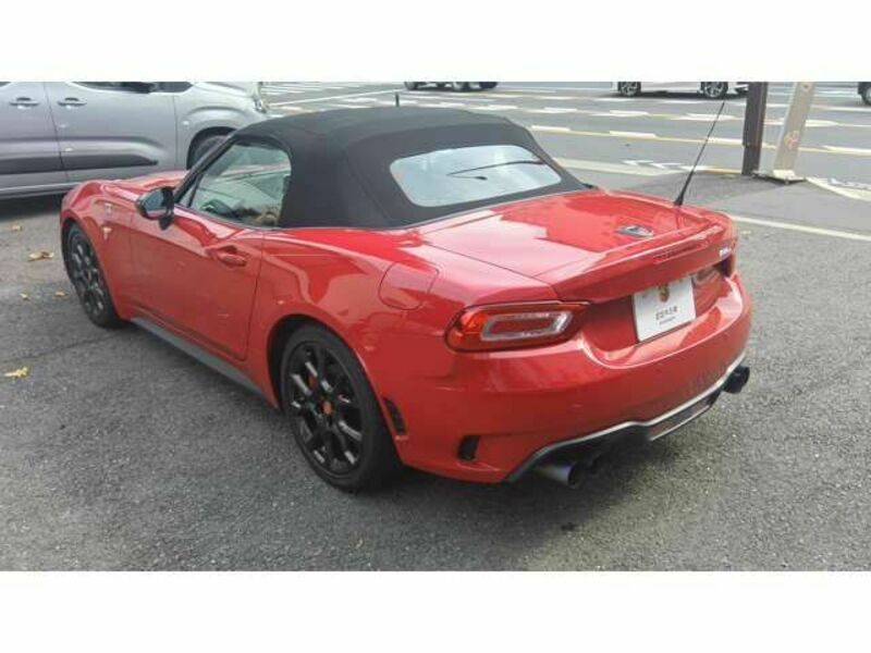 ABARTH 124 SPIDER