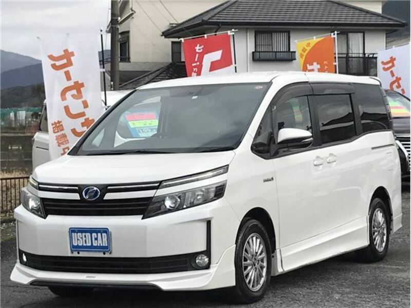 TOYOTA VOXY