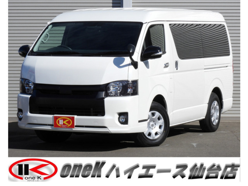 TOYOTA HIACE