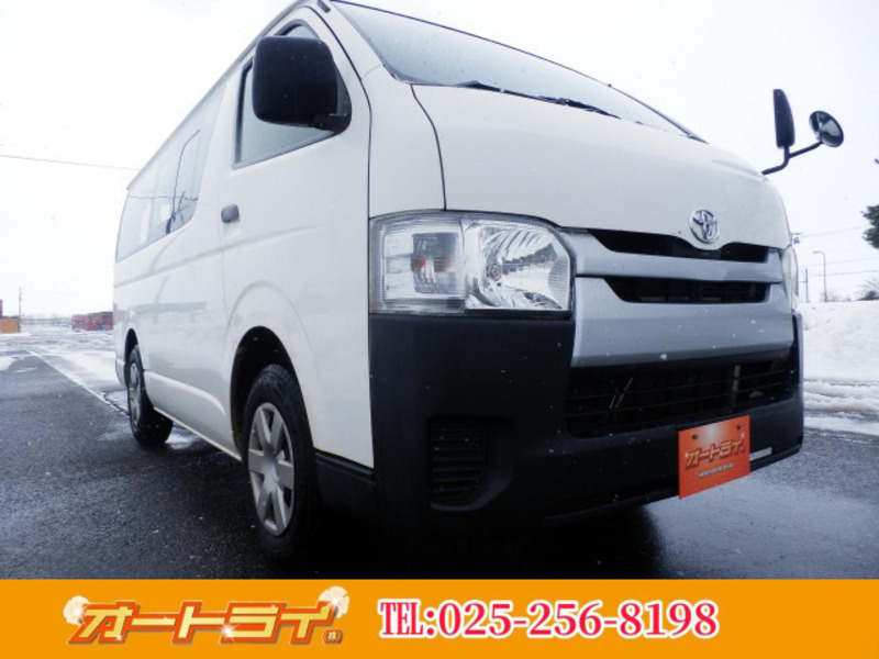 TOYOTA REGIUS VAN