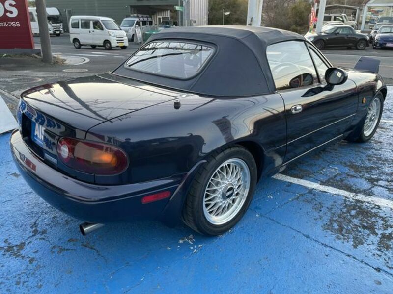 EUNOS ROADSTER