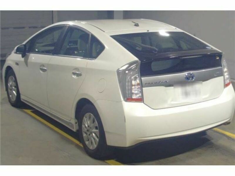 PRIUS PHV