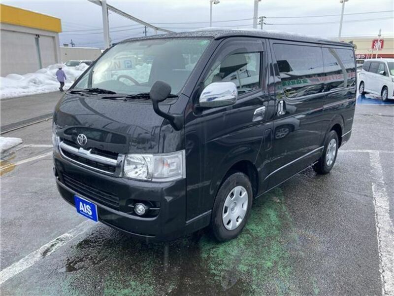 TOYOTA HIACE