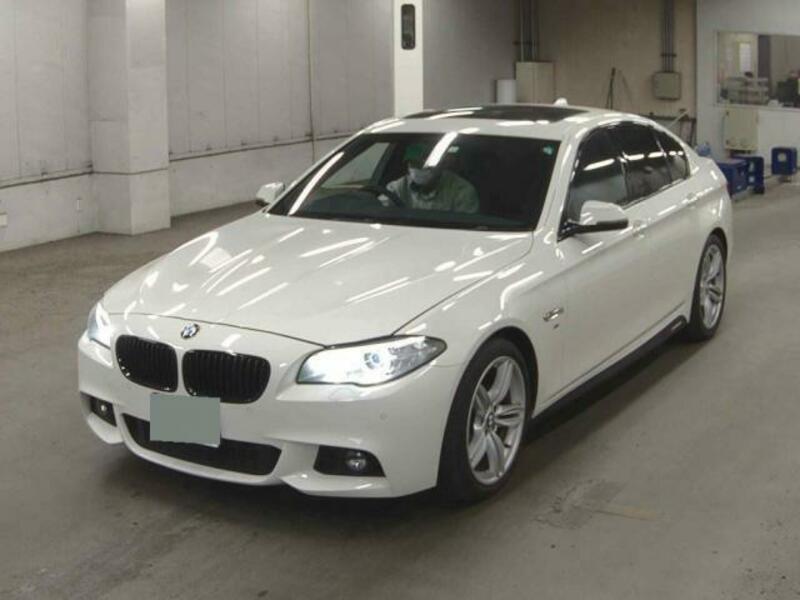 BMW 5 SERIES