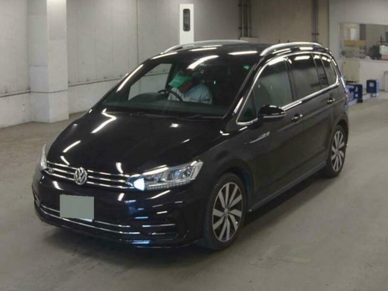 VOLKSWAGEN GOLF TOURAN