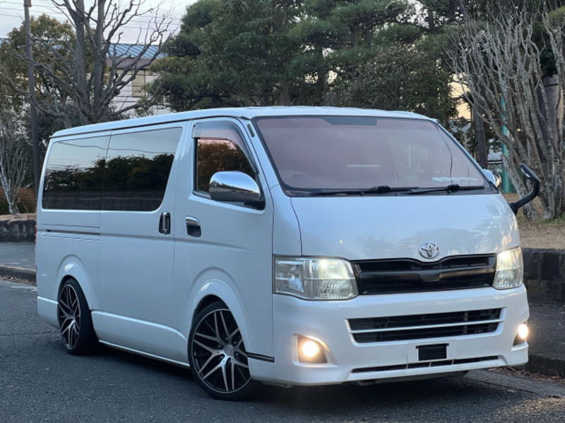 HIACE VAN