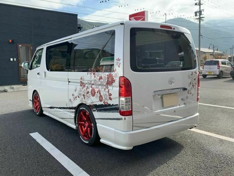 HIACE VAN