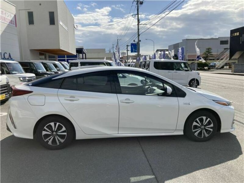 PRIUS PHV