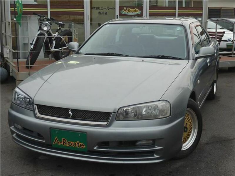 NISSAN SKYLINE