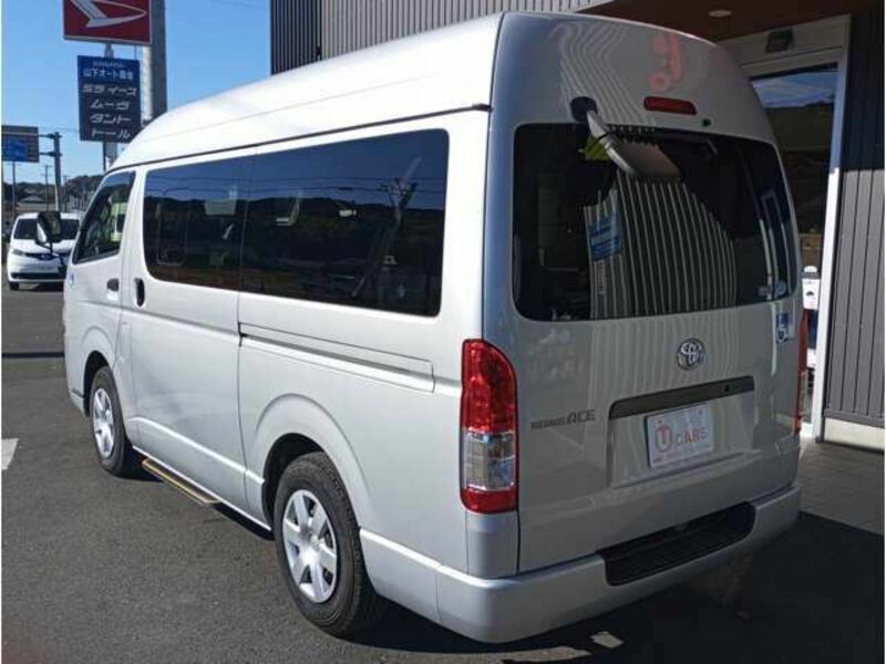 HIACE VAN