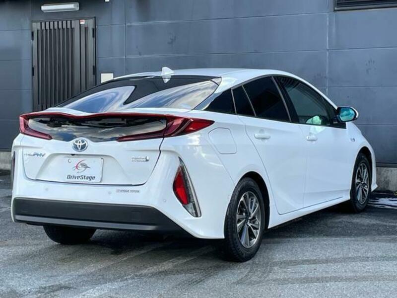 PRIUS PHV