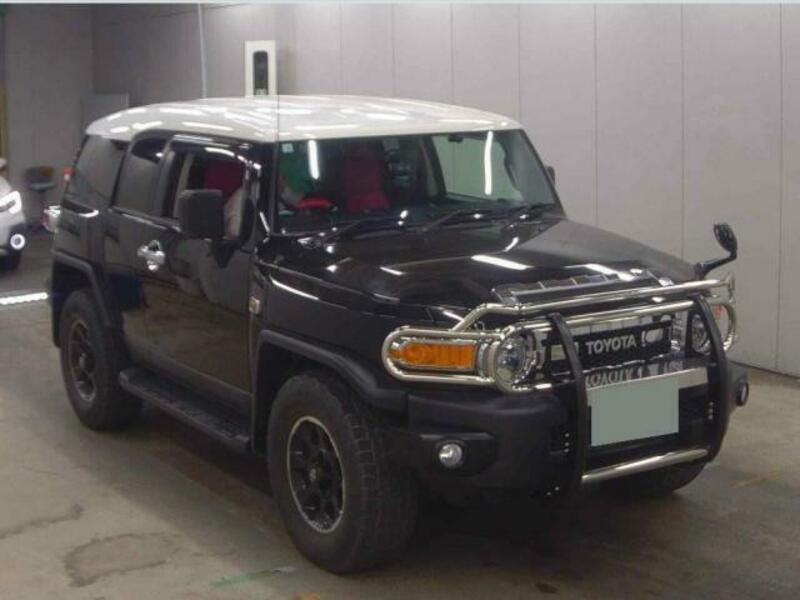 TOYOTA FJ CRUISER