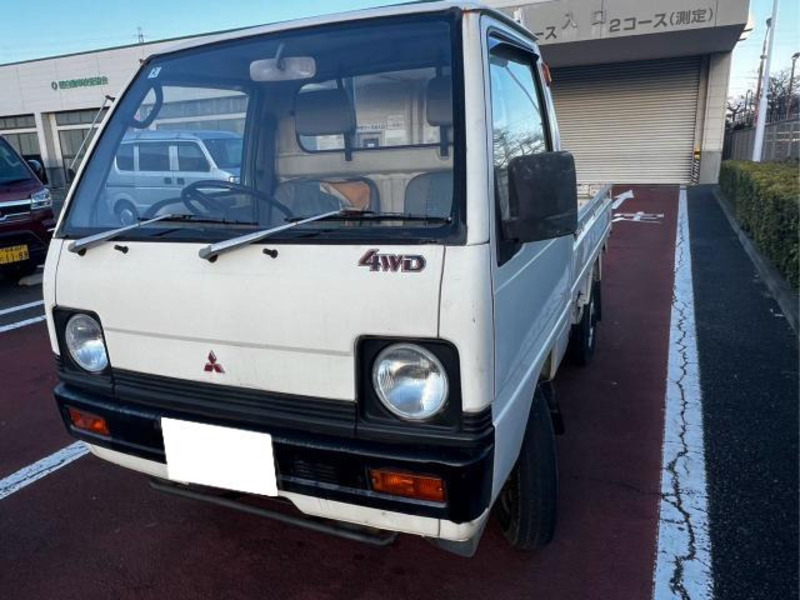 MITSUBISHI MINICAB TRUCK