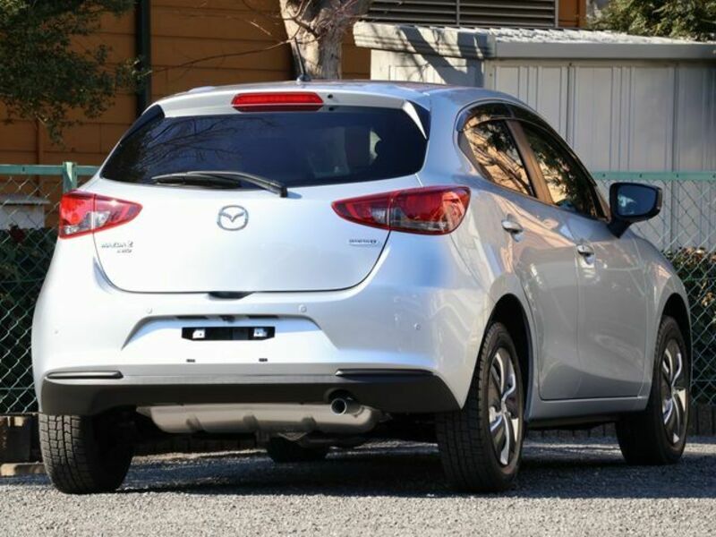 MAZDA2