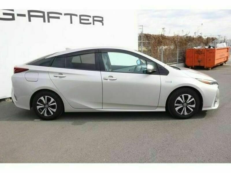 PRIUS PHV