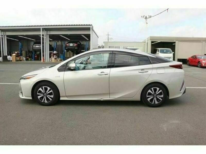 PRIUS PHV