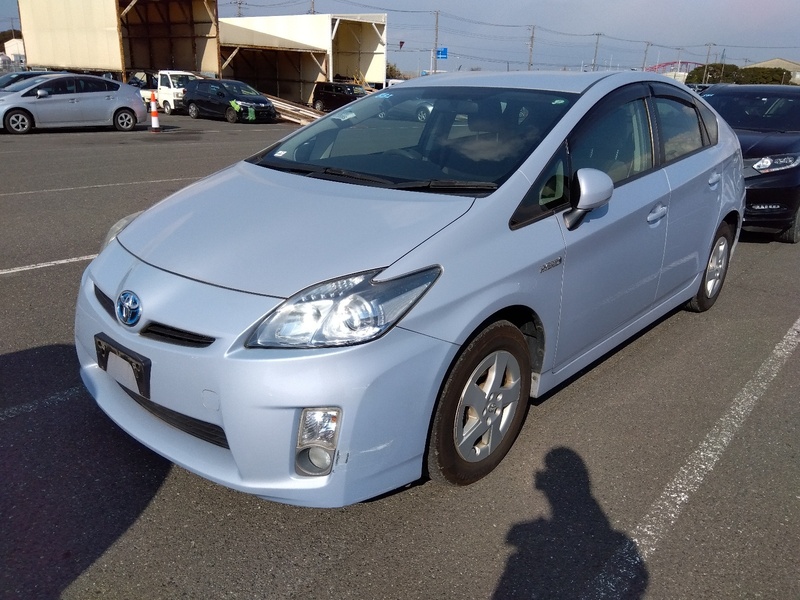 TOYOTA PRIUS