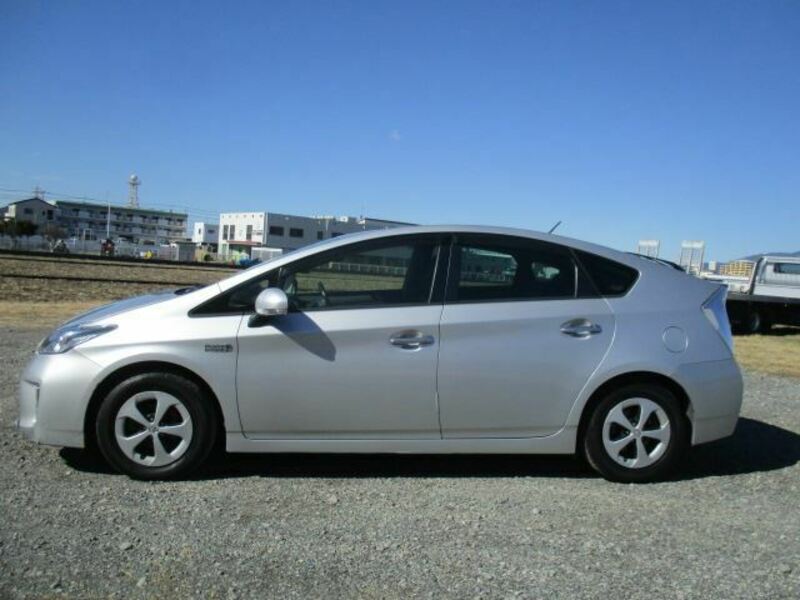 PRIUS PHV