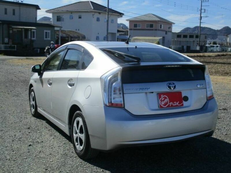 PRIUS PHV