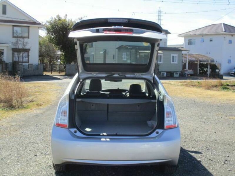 PRIUS PHV