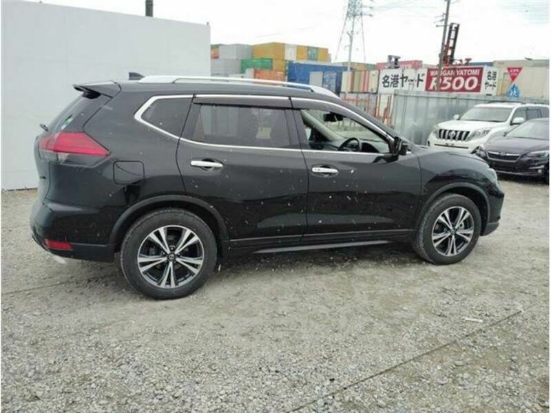 X-TRAIL