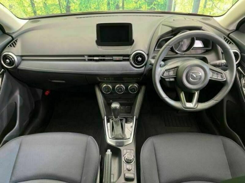 MAZDA2