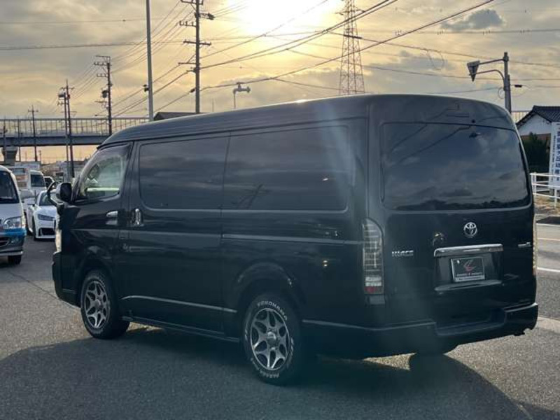 HIACE VAN