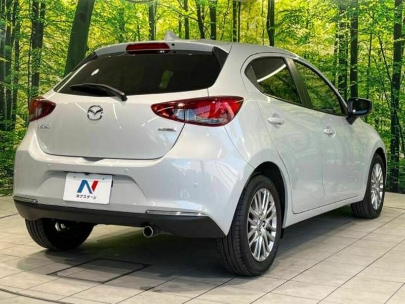 MAZDA2