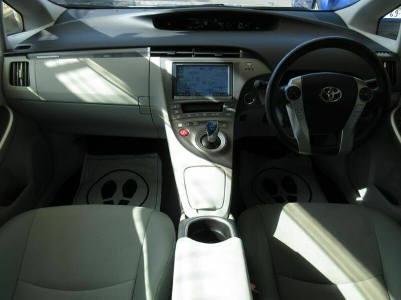 PRIUS PHV