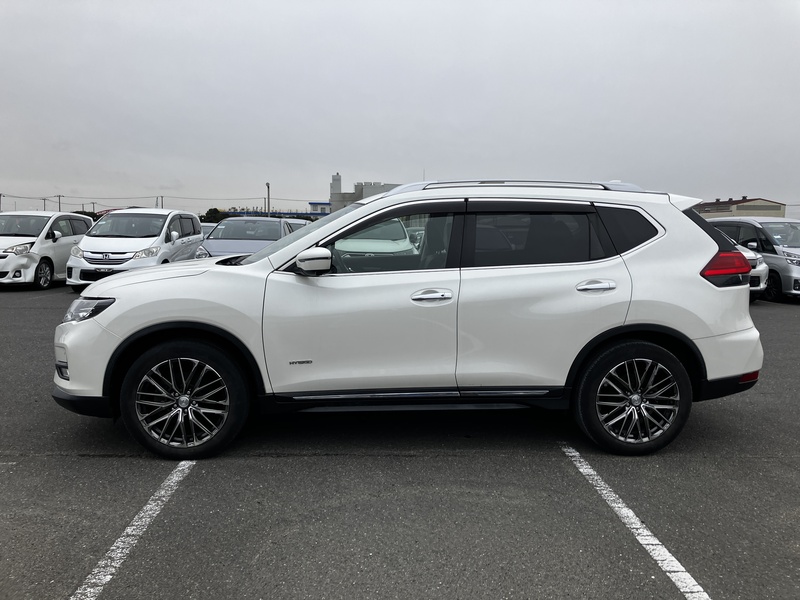 X-TRAIL