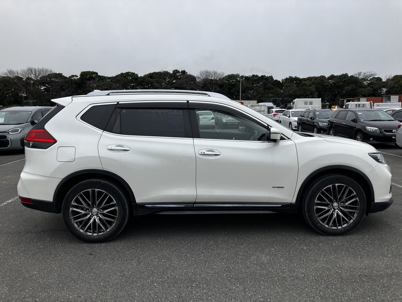 X-TRAIL