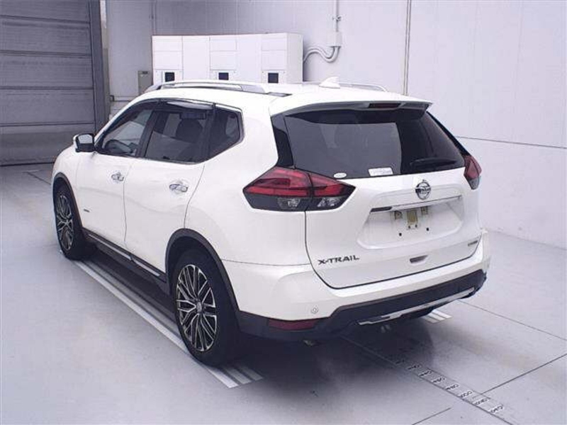 X-TRAIL