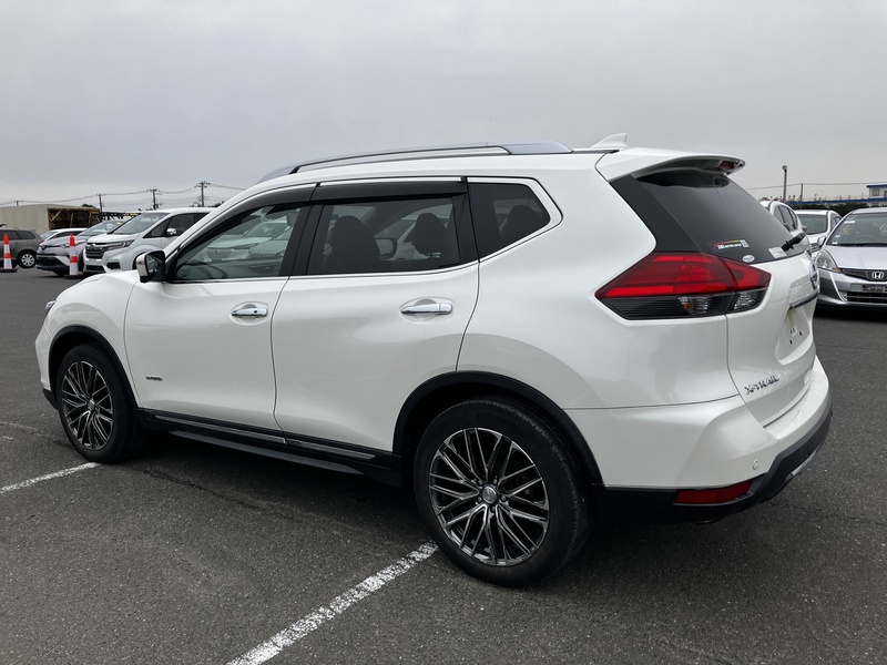 X-TRAIL